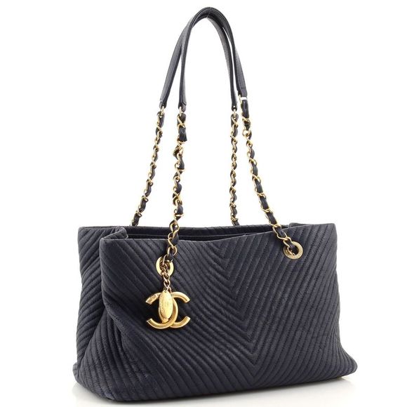 Chanel Medallion Charm Tote Chevron Wrinkled Lambskin Medium Blue - Picture 3 of 9